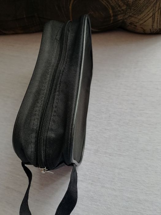 Borseta neagră Vojagor