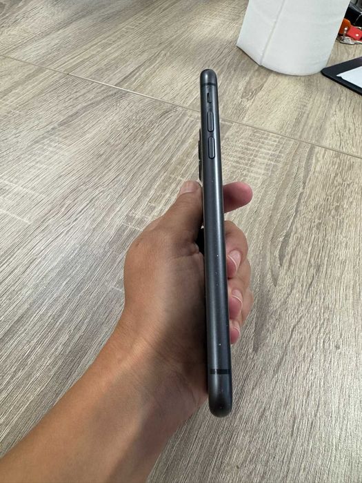 iPhone 11, 64 GB, черен