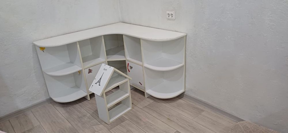 Угловой стеллаж для детской комнаты Б/У 25000 тг
