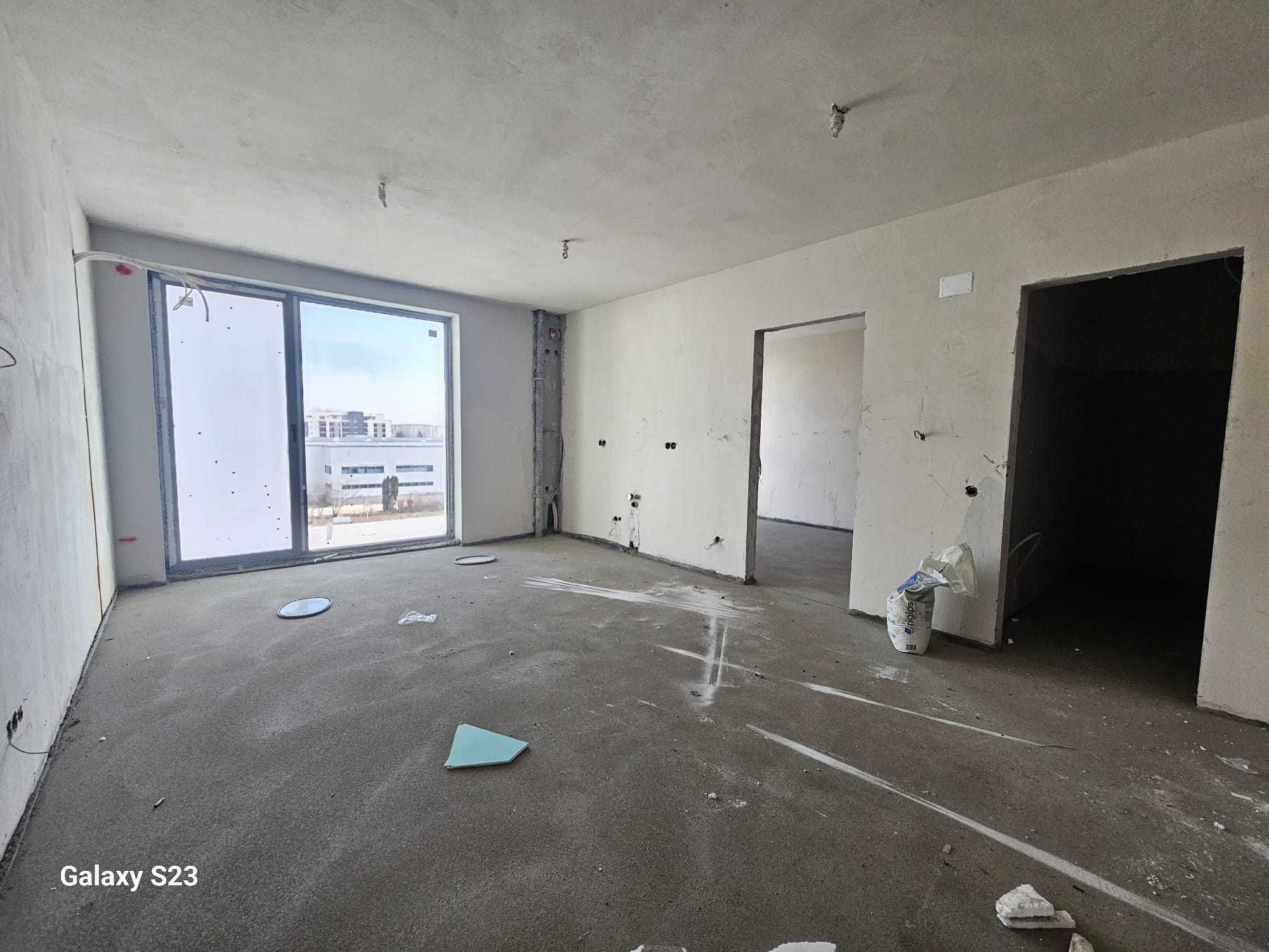 Vand apartament doua camere+balcon+parcare Marasti str.Tarnavelor