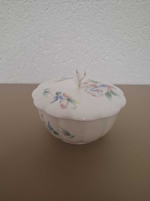 Caseta bijuterii marca Aynsley