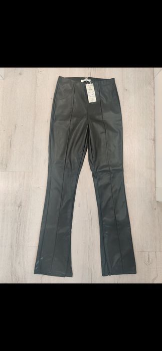Pantaloni piele evazati, marimea M