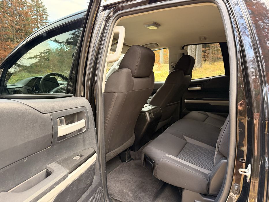 Toyota Tundra 5.7 An 2014 Autoutilitara Bena Lunga impozit 600 ron/an