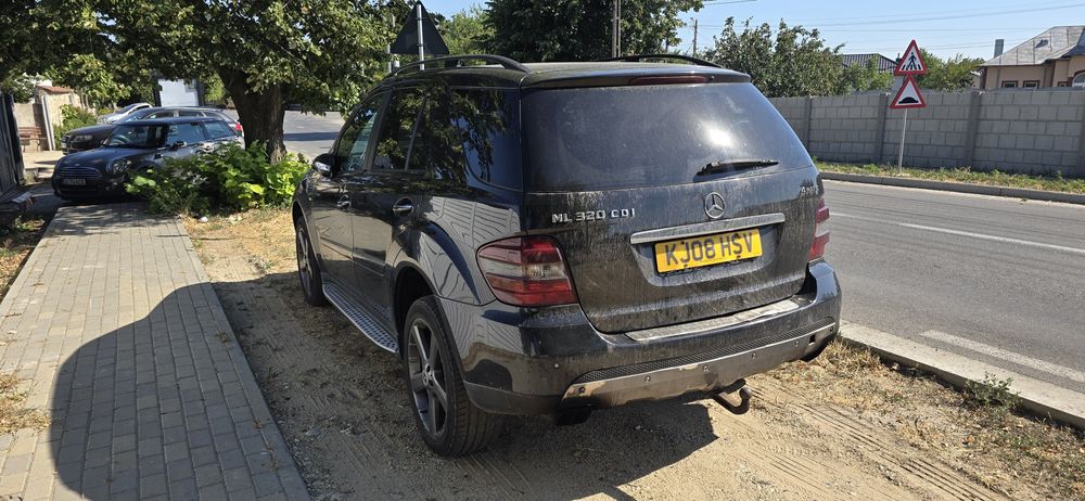 Dezmembrez Mercedes ml an 2008