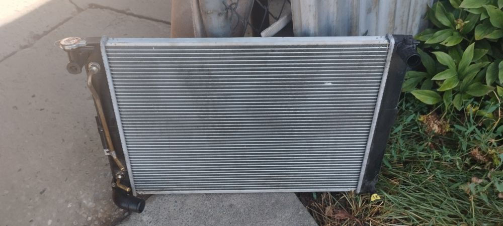 Радиатор охлаждения двигателя Лексус РХ 2 поколение