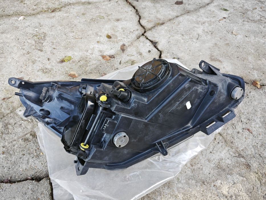 Фар за Опел корса Д