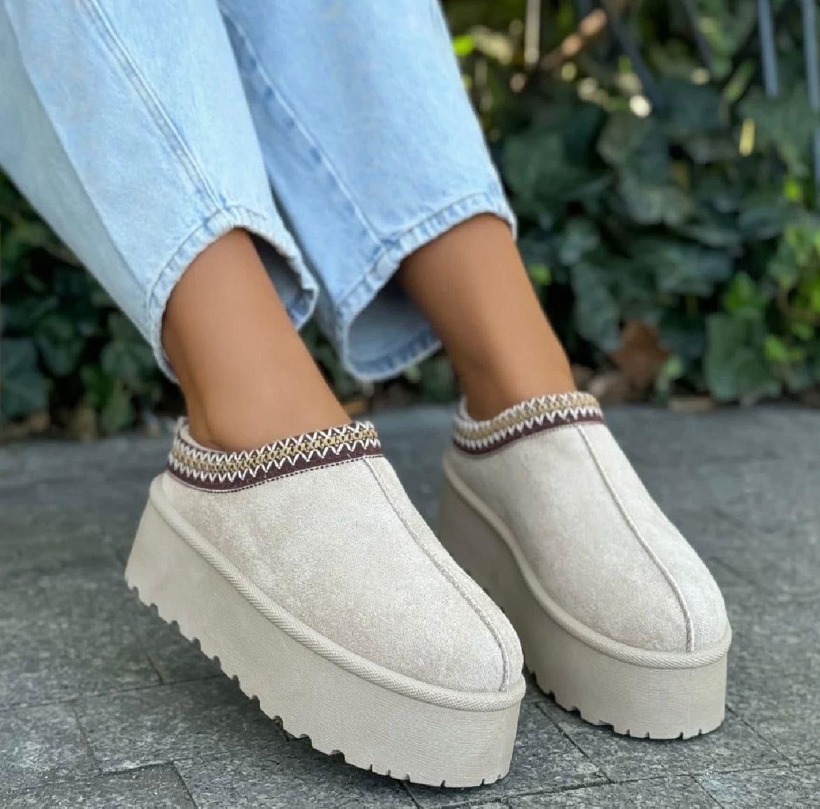 Ghete tip ugg de vanzare