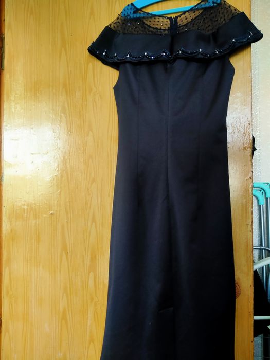 Нарядные женские платья