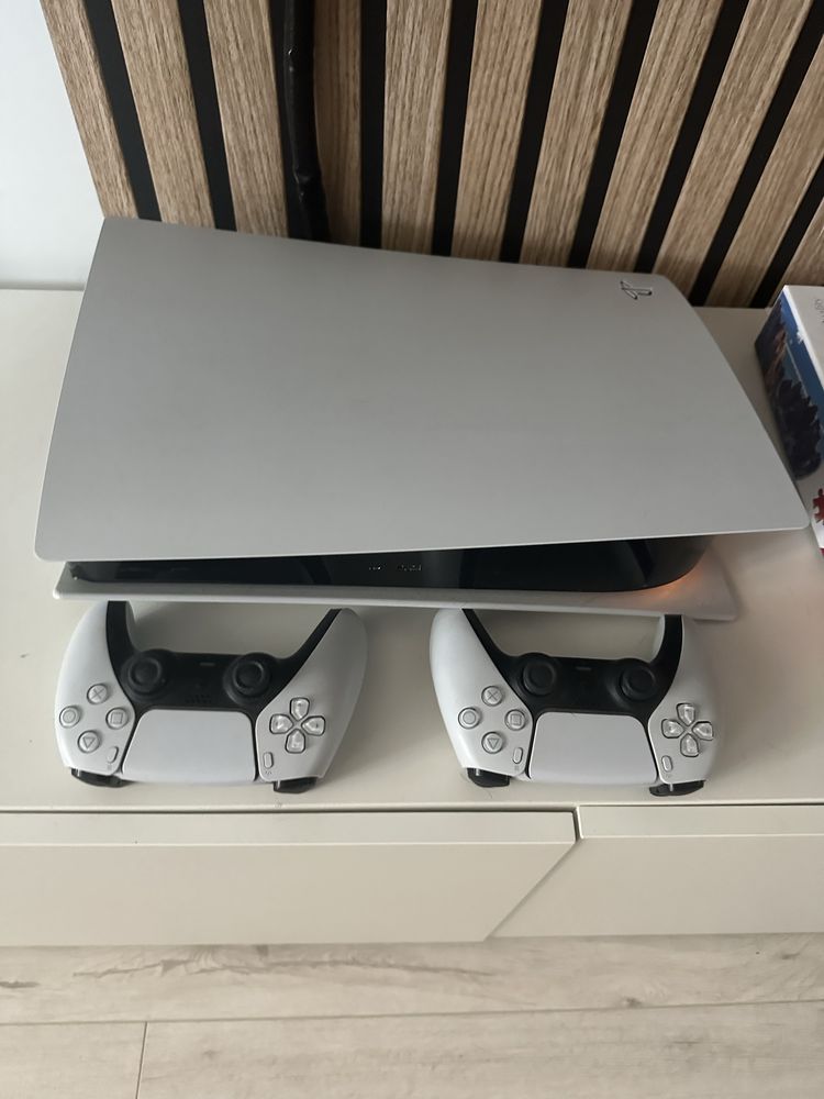 Vand PS5 1TB, 2 controller