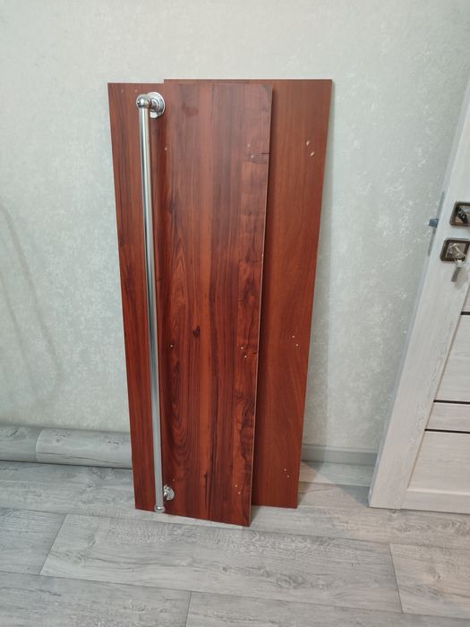 Продам полки навесные по 2000 каждая