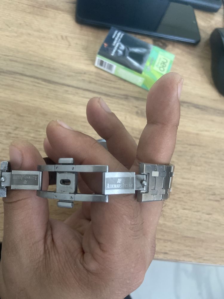 Audemars Piguet Royal Oak такие же как у Арсена Маркаряна))