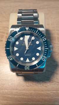 HELSON  Shark diver