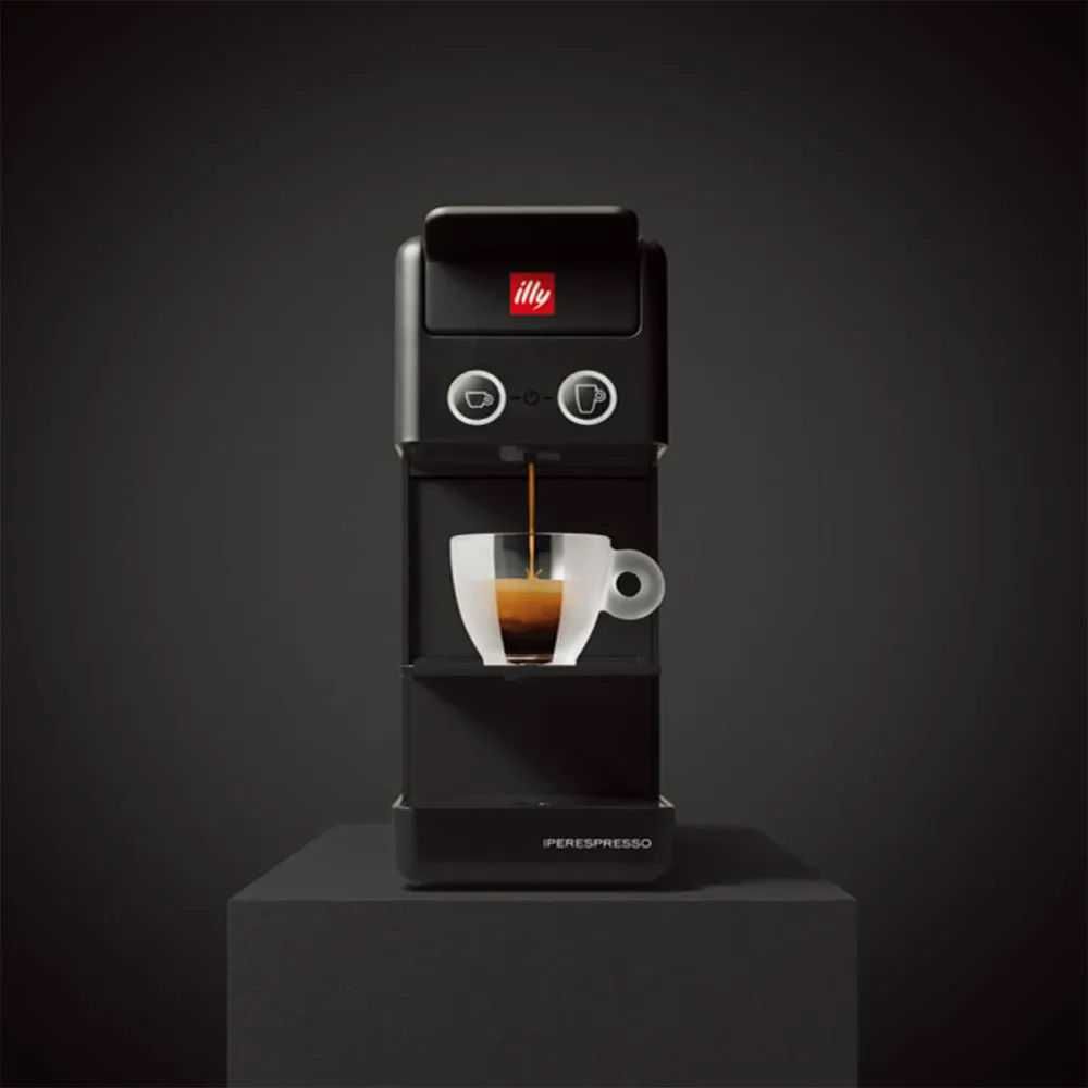 Продавам чисто нови кафе машини illy IperEspresso Y3.3