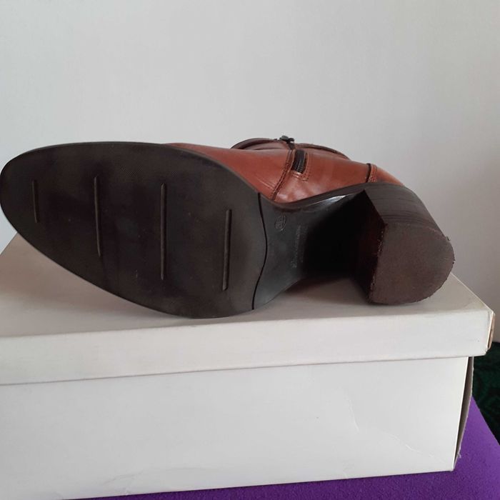 Елегантни боти от естествена кожа! Цената е \.