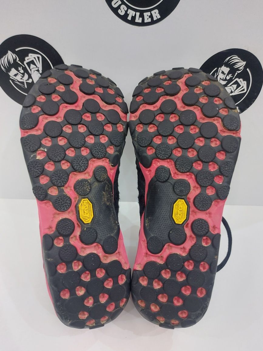 Боси маратонки  NEWBALANCE VIBRAM. Номер 39