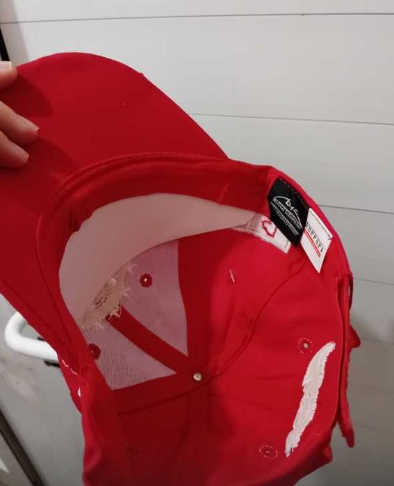 Оригинална шапка на Михаел Шумахер с автограф