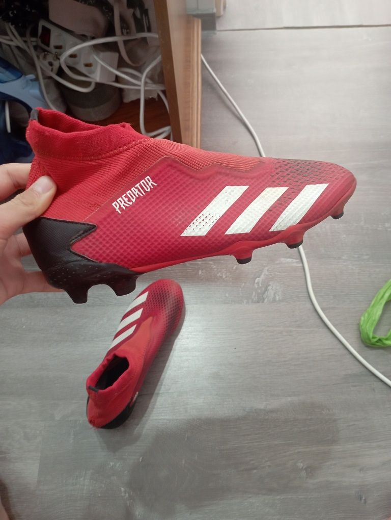 Ghete de fotbal adidas predator