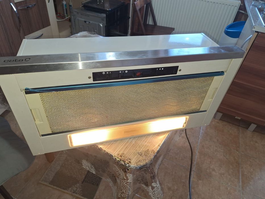 Hota Cata cu doua motoare