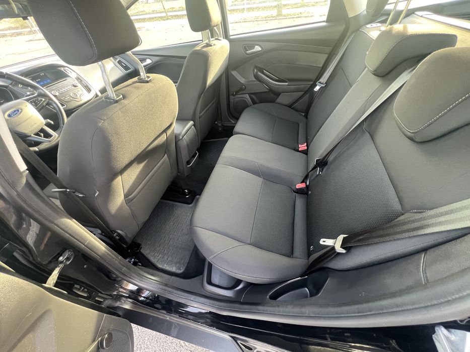 Vând Ford Focus, Kombilimousine, an 2016, motor 1.0L Benzina