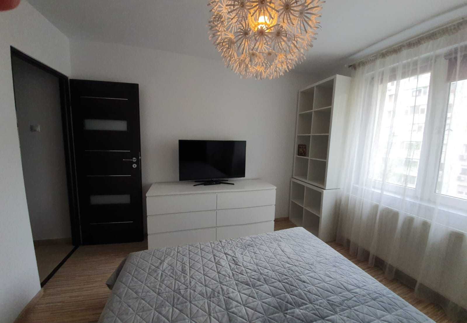 Inchiriez apartament 2 camere Teiul Doamnei sector 2