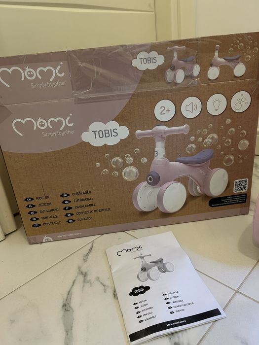 Bicicleta MOMI care face baloane