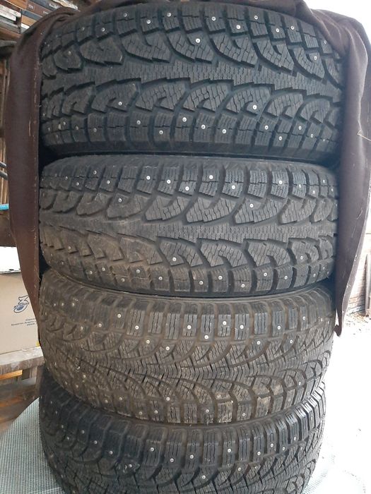 Продам автошины новые зимние, шиплванные