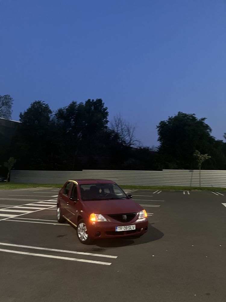 Vând dacia logan