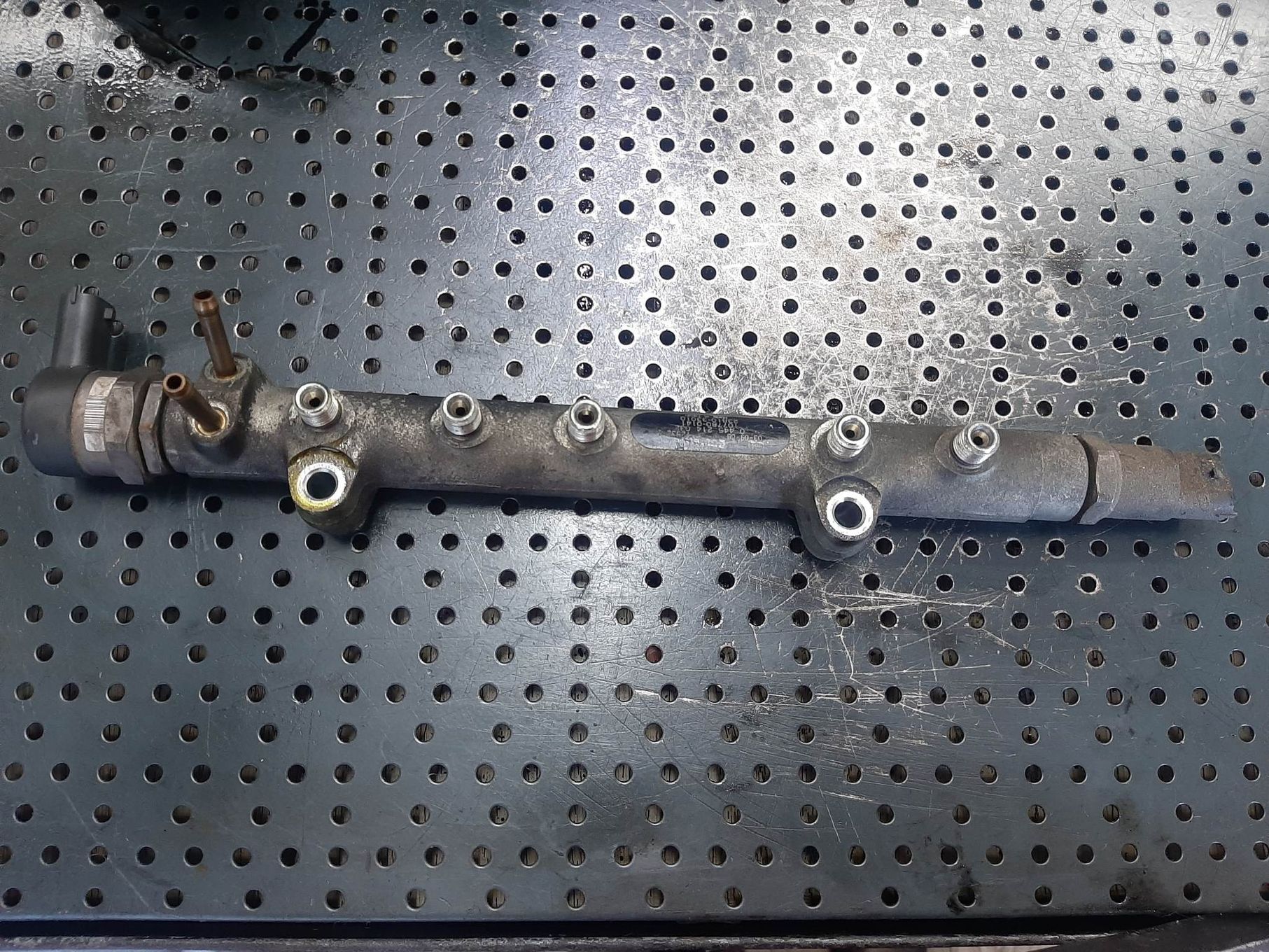 rampa injectoare toyota yaris 1.4 d-4d  1nd-tv  0445214032