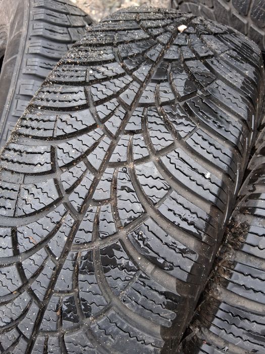 185 60 15 GOOD YEAR 4броя зимни