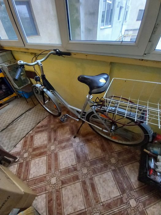 Vând bicicleta de dama
