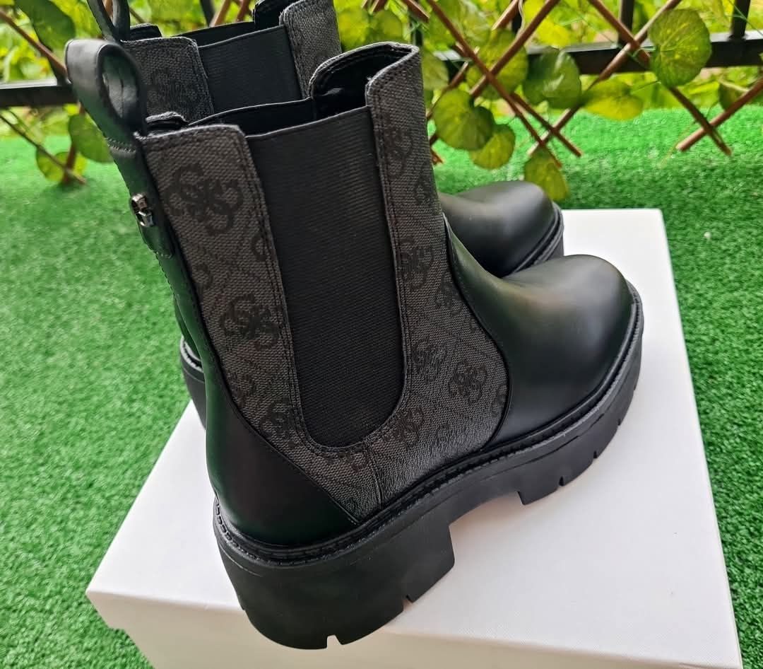 Дамски Боти GUESS Тип Челси