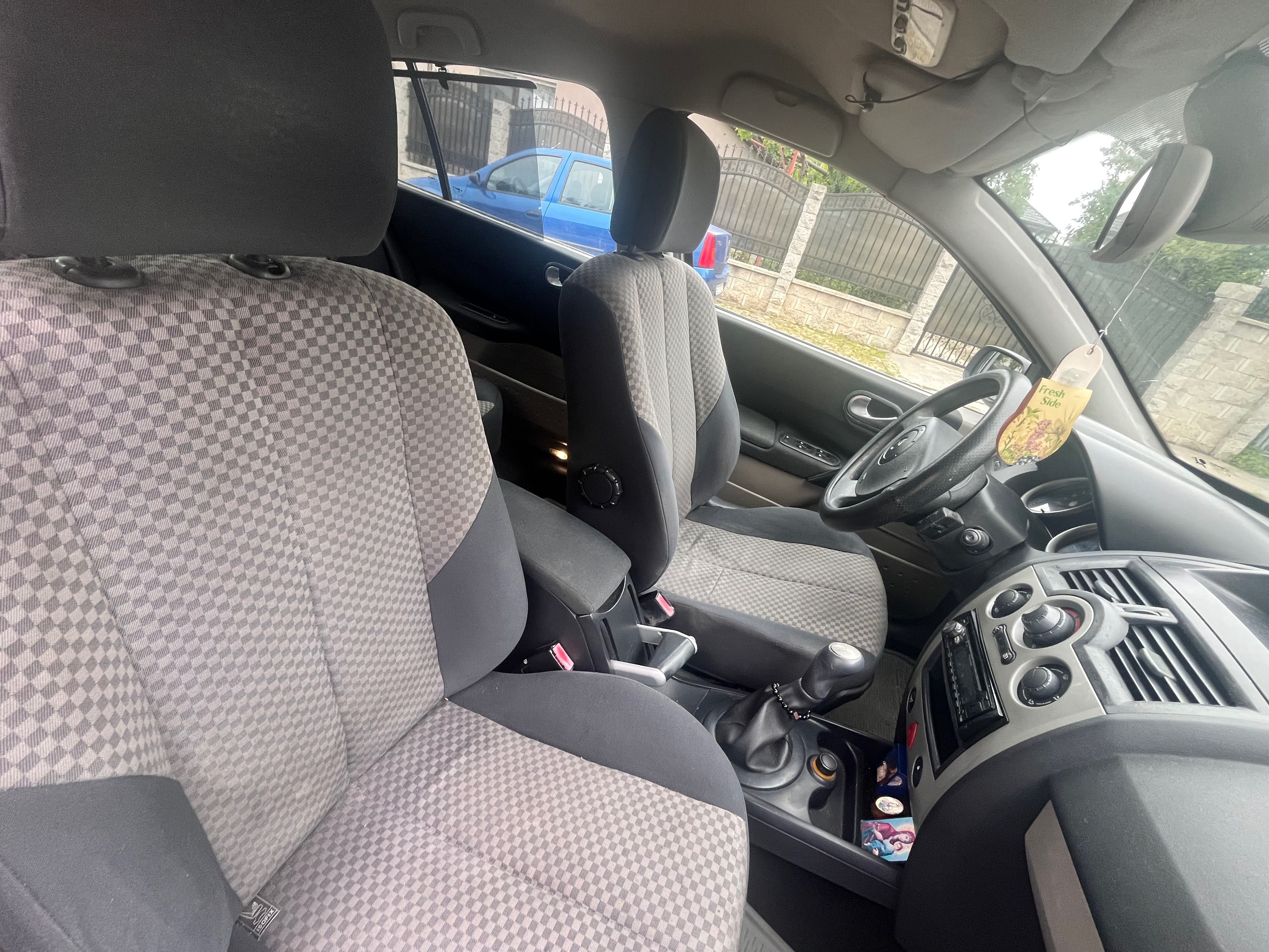 Vand Renault Megane II 206.403 km

5.000 lei 
Prețul e negociabil