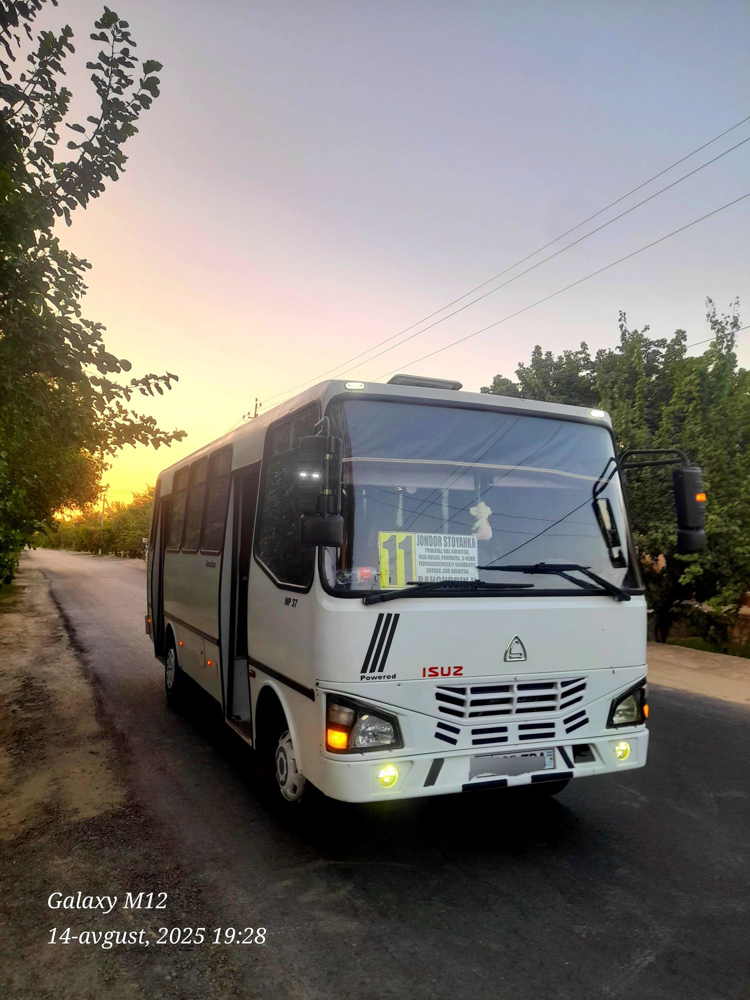 Isuzu avtobus sotiladi