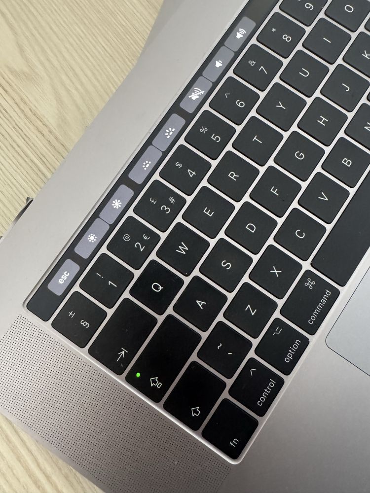 Macbook pro i7 15 inch 2017 cu placa buna