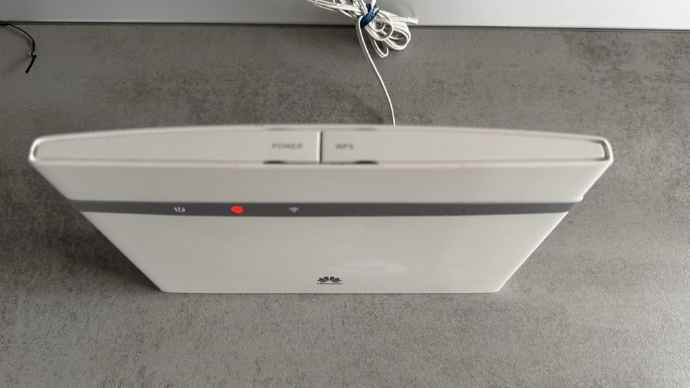 Router Huawei B525 cu SIM 4G si cu 4 porturi LAN .