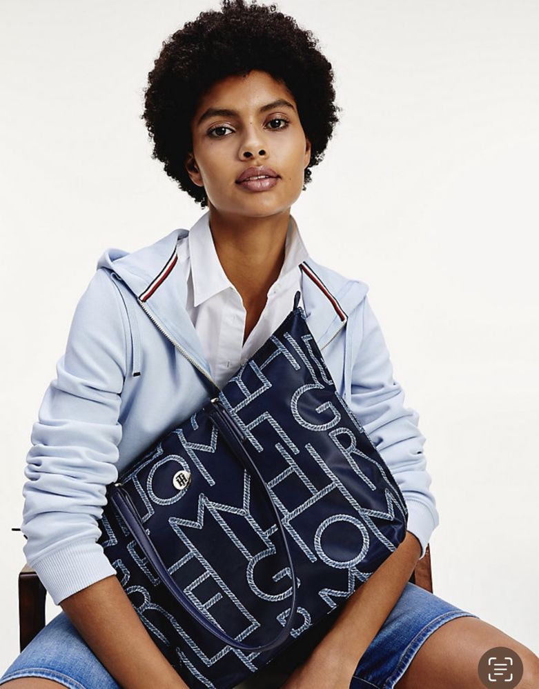 Tommy Hilfiger оригинална чанта PVC, Weekender bag, като НОВА