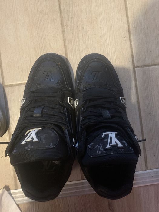 Lv trainers negrii cu albi