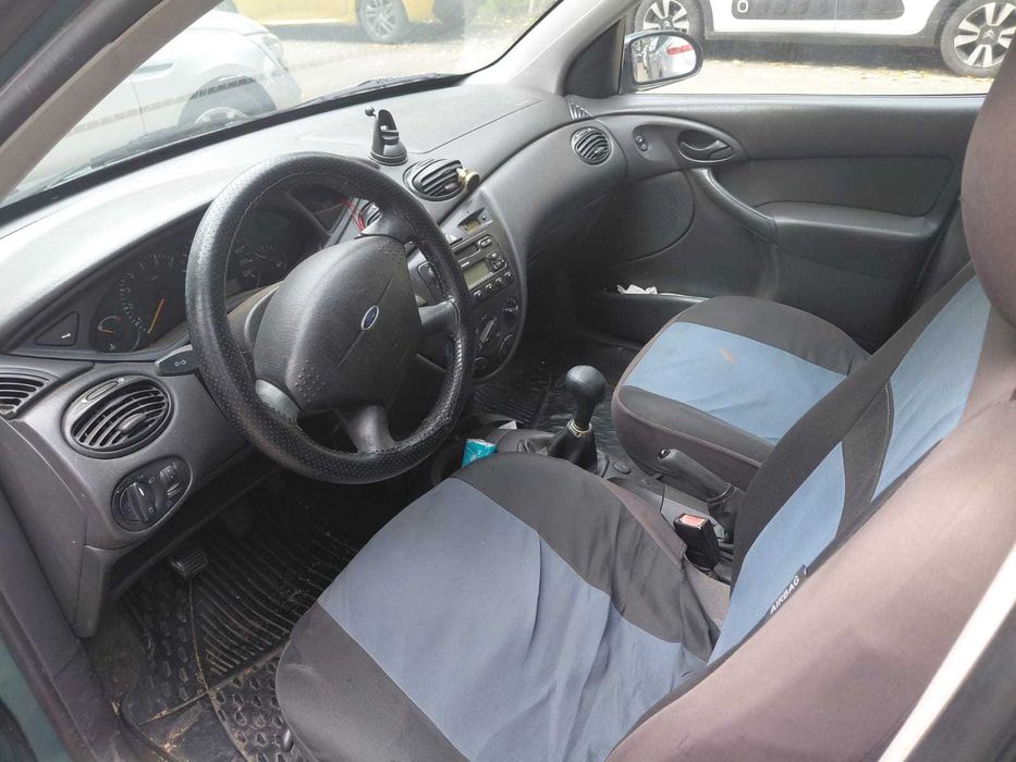 Ford Focus 2001, 1.6 L, benzina