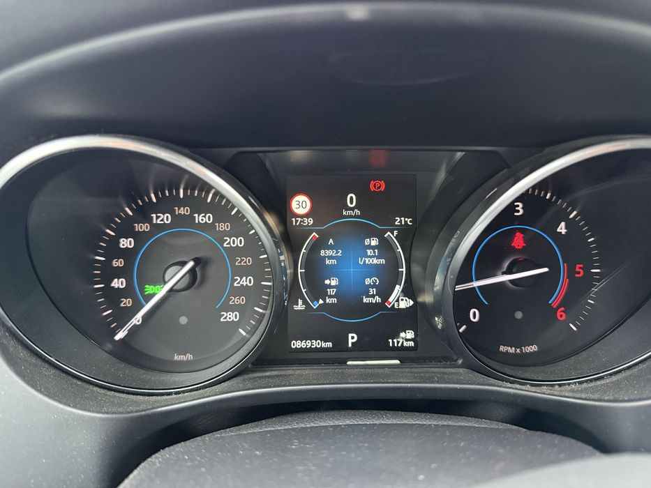 Jaguar F-Pace 2.0D 2016 negru