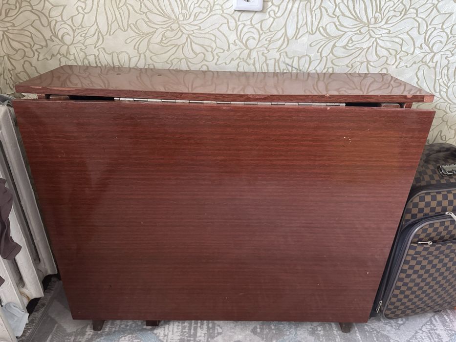 продам стол в хорошем состоянии