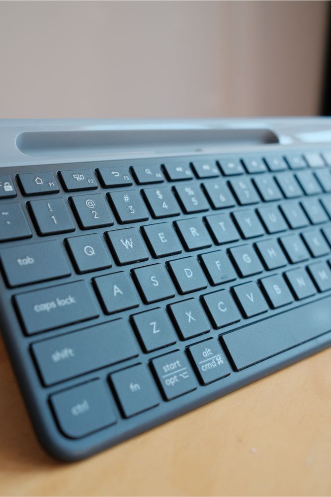 Logitech K580 безжична клавиатура