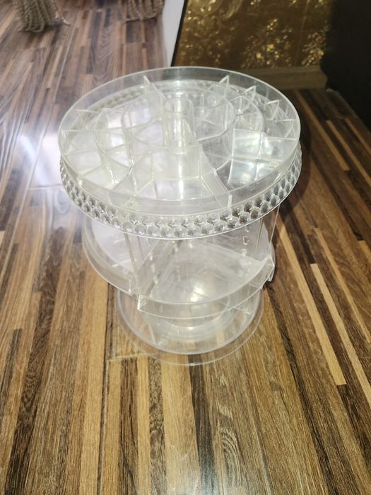 Срочно продам органайзер для косметики