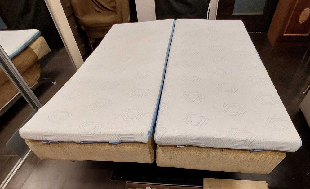 Vand canapea extensibila cu lada de depozitare, 4 perne si 2 toppere