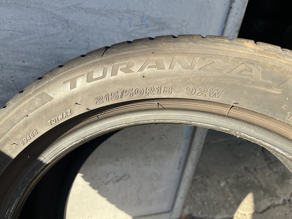 2 бр. летни гуми 215/50/18 Bridgestone DOT 1119 5 mm