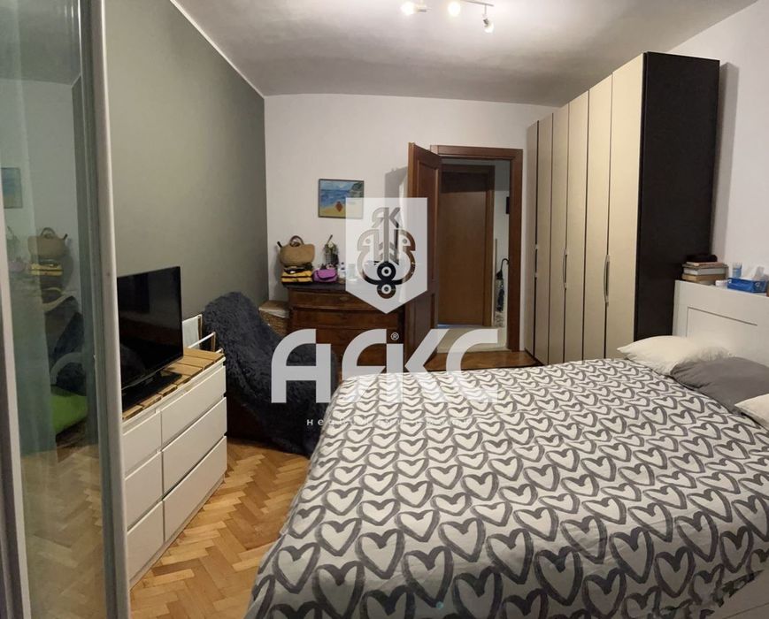 Продава се Двустаен апартамент в София, Красно село - 55 кв.м за 4346 €/кв.м - Снимка #3