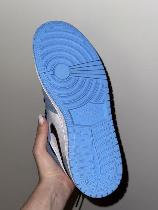 Nike Air Jordan 1 Retro High OG "University Blue" sneakers