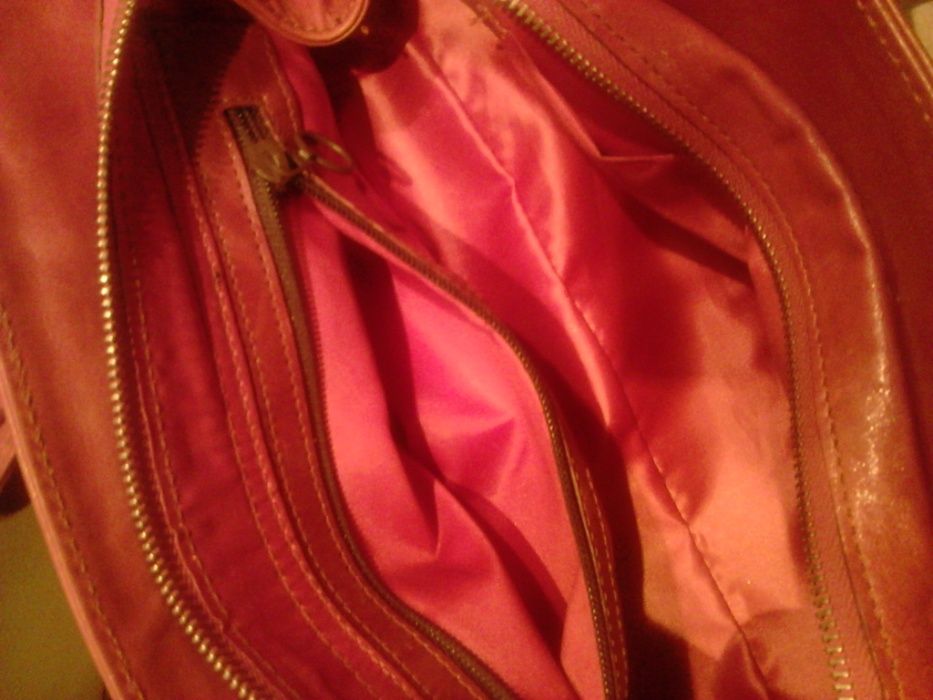 Mаркова Eстествена кожа чанта. Керемидов цвят.