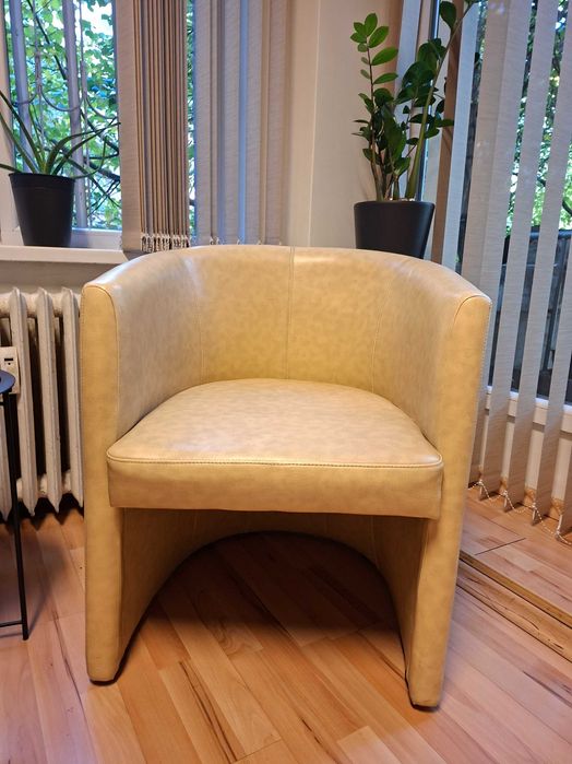 Кресло от изкуствена кожа