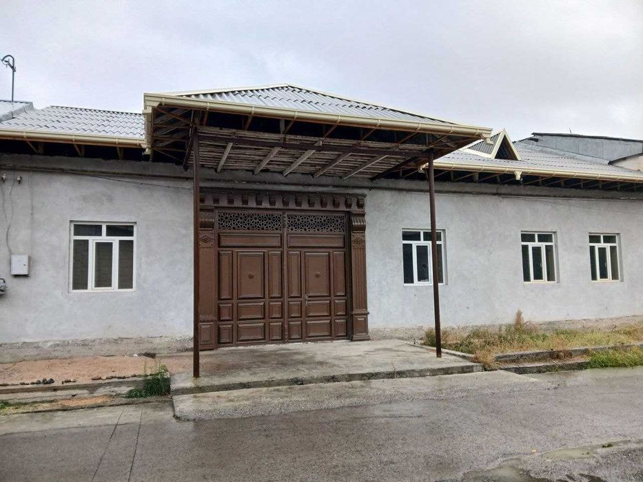 Hovli uy sotiladi shoshilinch