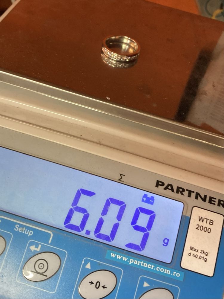 Inel aur alb .cu diamante 0.75ct